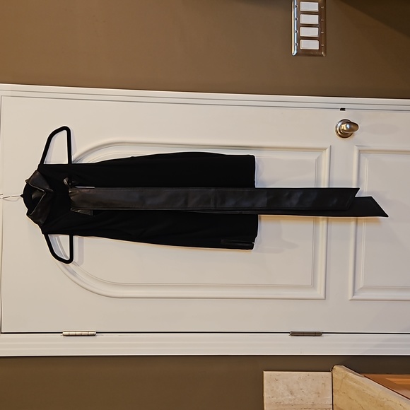 TOM FORD black top with leather bow - Picture 5 of 9